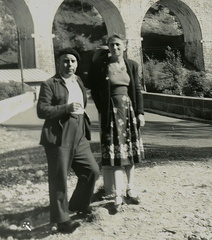 05 Grands-parents viaduc de MOREZ 1954 A