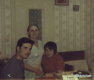 05 Patrice 19 Avril 1976 avec Grand Mère et mon cousin Michel A